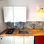 Apartment 21 Artistic