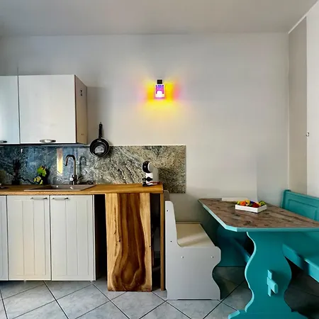 21 Artistic Apartment *