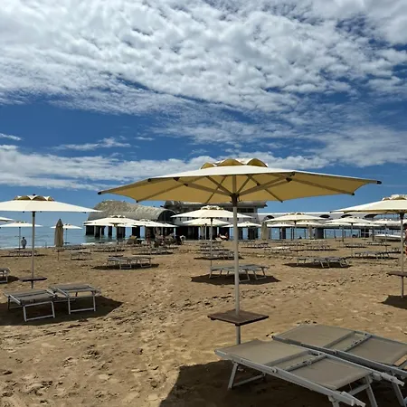 Apartment 21 Artistic Lignano Sabbiadoro